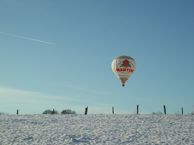 Heißluftballon im Winter